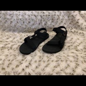 ALL BLACK TEVA’s BONNAROO EDITION